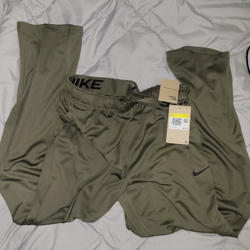 Mens NIKE TOTALITY Camo Green Athletic Pants S